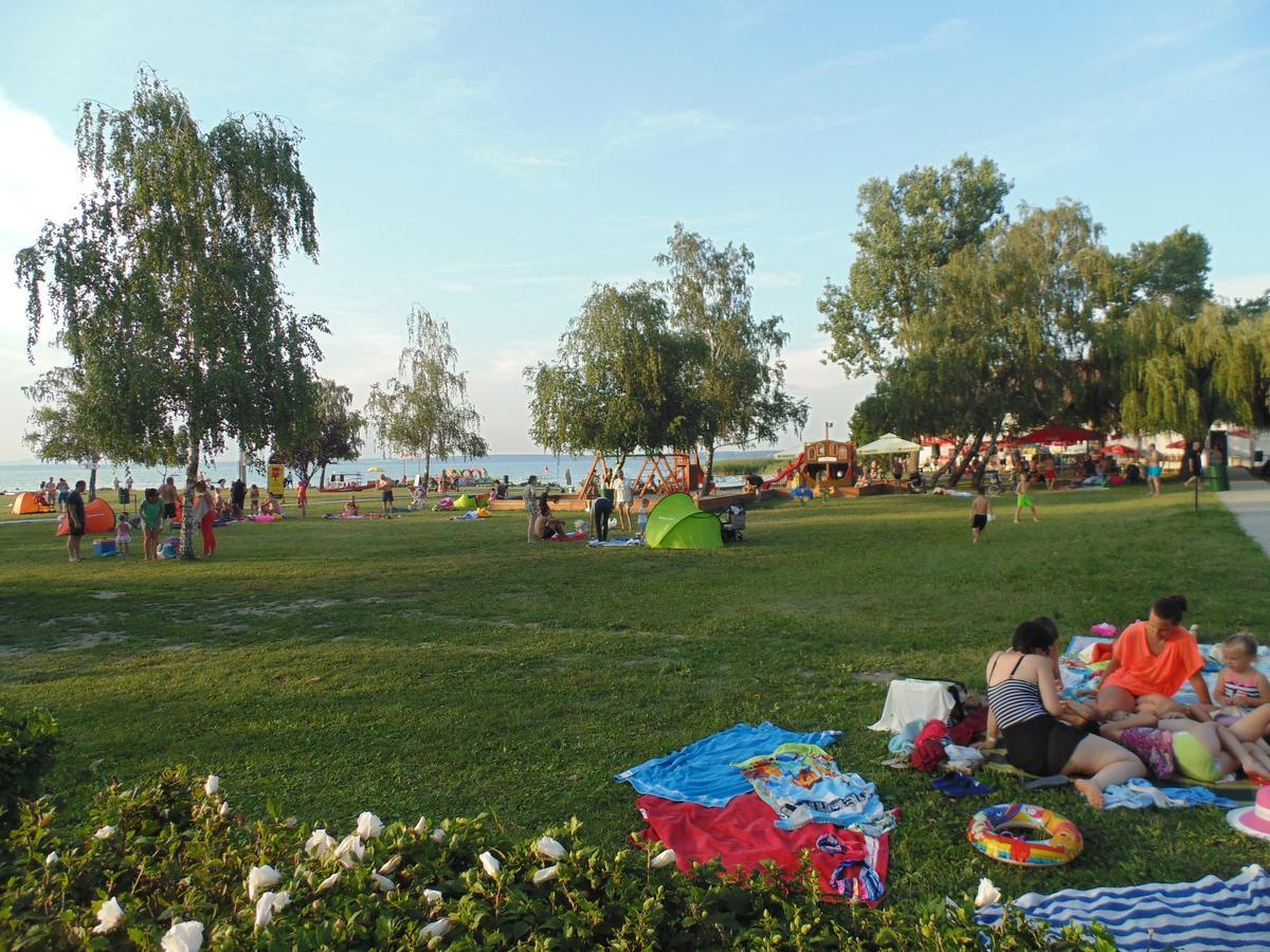 Almos Apartman Siófok Exteriér fotografie